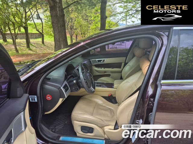 JAGUAR New XF 2.2p. Luxury 2014 — photo 9 sur 10