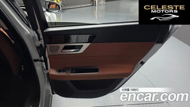 JAGUAR XF (X260) 20d 2018 — photo 15 sur 36