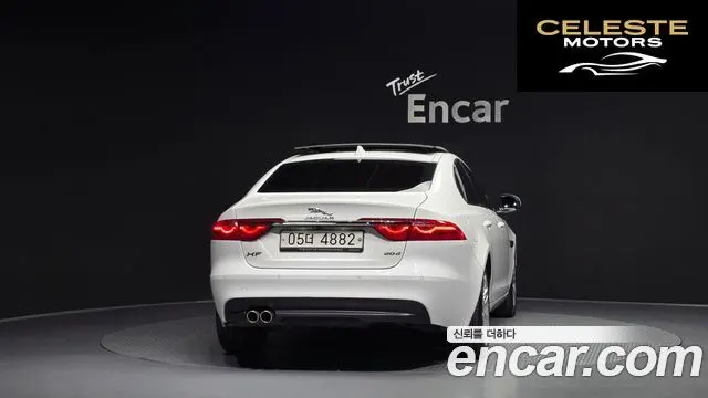 JAGUAR XF (X260) 20d 2018 — photo 4 sur 36