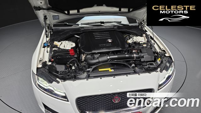 JAGUAR XF (X260) 20d 2018 — photo 6 sur 36