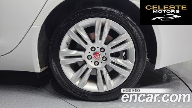 JAGUAR XF (X260) 20d 2018 — photo 7 sur 36