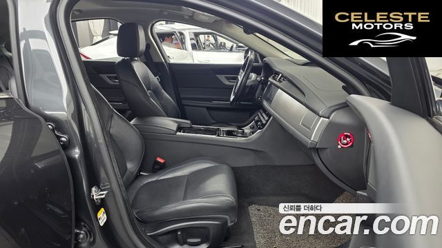 JAGUAR XF (X260) 25t AWD 2018 — photo 11 sur 20