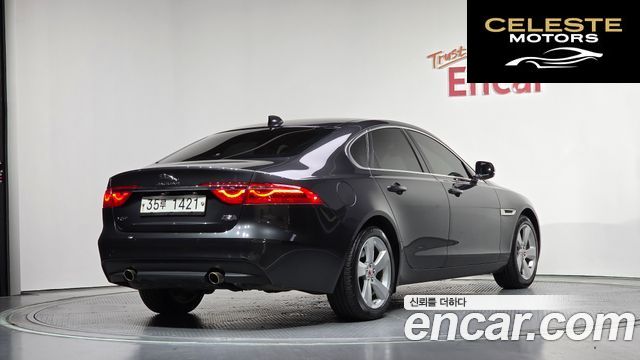 JAGUAR XF (X260) 25t AWD 2018 — photo 2 sur 20