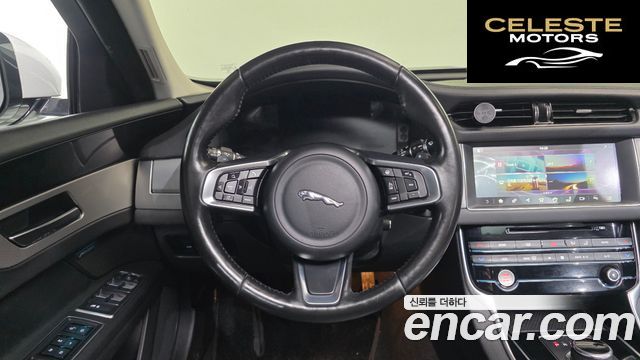 JAGUAR XF (X260) 20d 2018 — photo 12 sur 20
