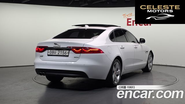 JAGUAR XF (X260) 20d 2018 — photo 2 sur 20