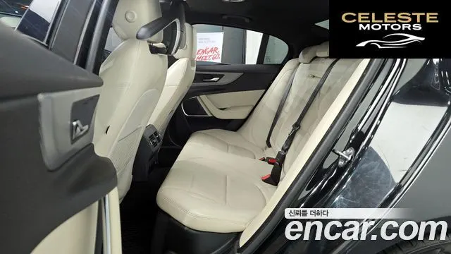 JAGUAR XE D180 R-Dynamic S 2020 — photo 17 sur 38