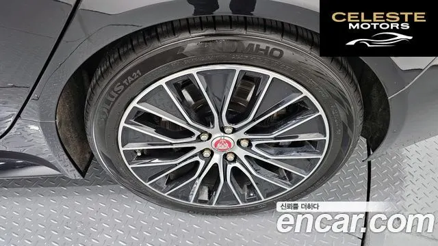 JAGUAR XE D180 R-Dynamic S 2020 — photo 8 sur 38