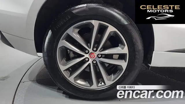 JAGUAR F-PACE 20d R-Sport 2019 — photo 6 sur 37