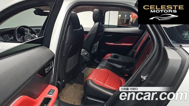 JAGUAR F-PACE 20d R-Sport 2019 — photo 16 sur 37
