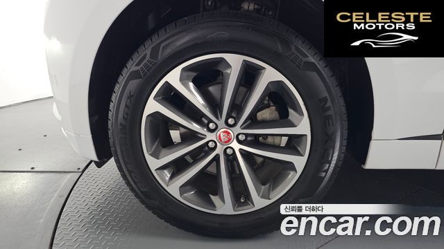 JAGUAR F-PACE 20d R-Sport 2019 — photo 4 sur 37