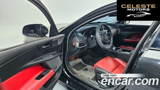 JAGUAR XE 20d RSport 2016 — photo 10 sur 26