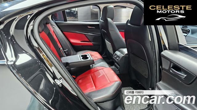 JAGUAR XE 20d RSport 2016 — photo 11 sur 26