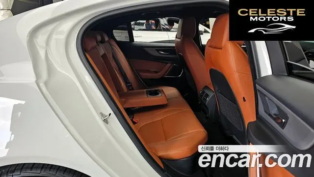 JAGUAR XE D180 R-Dynamic S 2020 — photo 18 sur 32