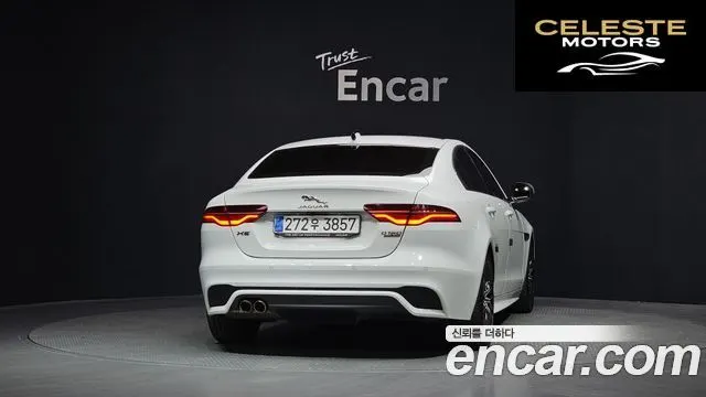 JAGUAR XE D180 R-Dynamic S 2020 — photo 4 sur 32