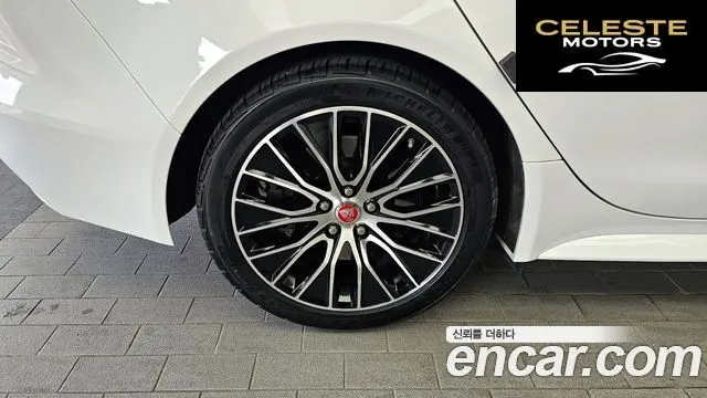 JAGUAR XE D180 R-Dynamic S 2020 — photo 5 sur 32