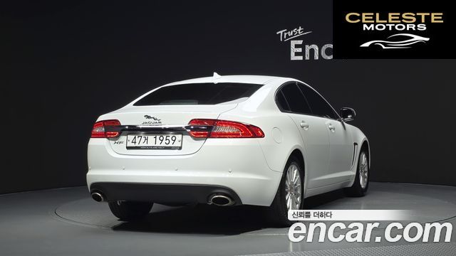 JAGUAR New XF 2.0 Luxury 2015 — photo 2 sur 20