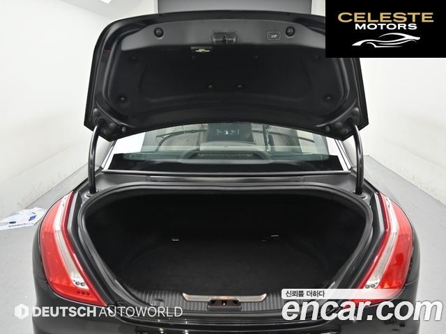JAGUAR All New XJ 3.0D Premium Luxury LWB 2013 — photo 19 sur 26