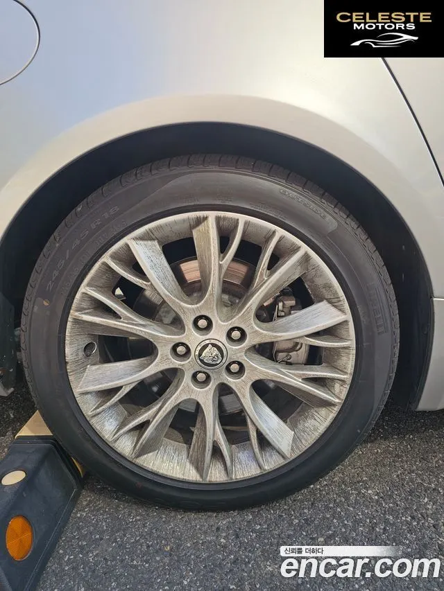 JAGUAR New XF 5.0 Premium 2012 — photo 5 sur 18