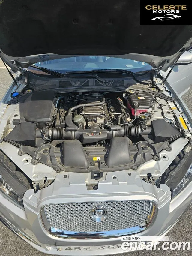 JAGUAR New XF 5.0 Premium 2012 — photo 6 sur 18