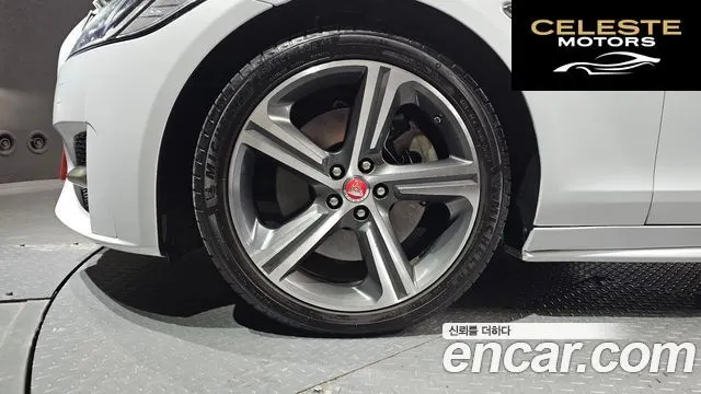 JAGUAR XF (X260) 35t AWD R-Sport 2017 — photo 5 sur 20