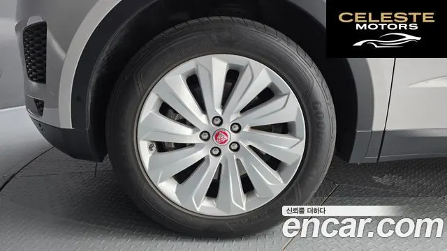 JAGUAR E-PACE P250 S 2018 — photo 5 sur 40