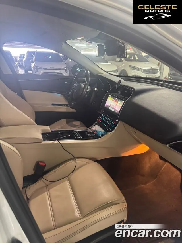 JAGUAR XE 20d 2017 — photo 11 sur 12