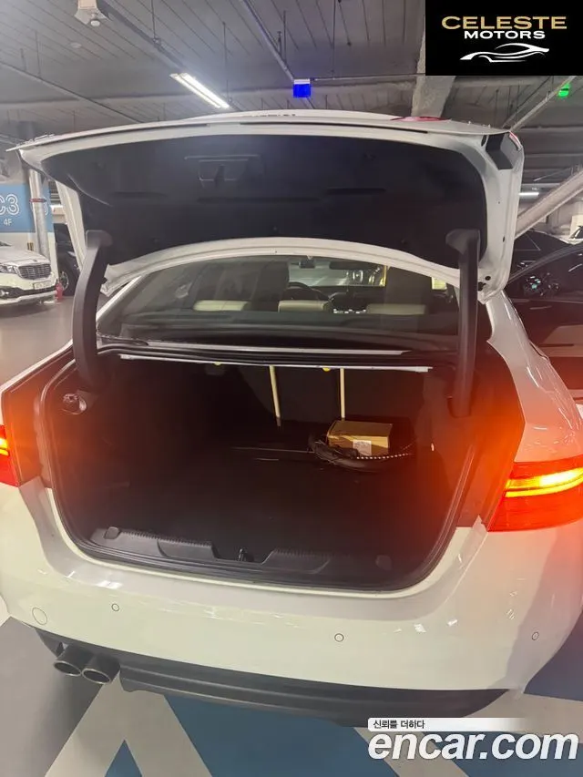 JAGUAR XE 20d 2017 — photo 9 sur 12