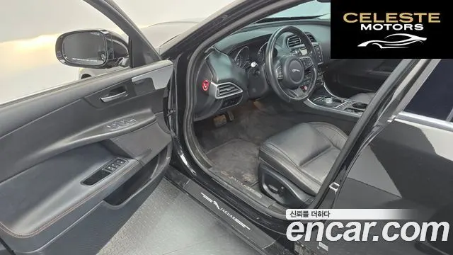 JAGUAR XE 20t 2016 — photo 10 sur 20