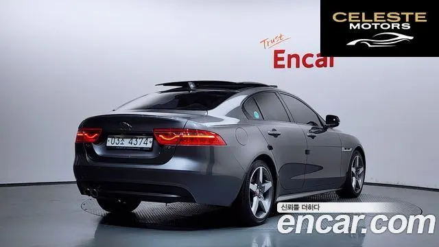 JAGUAR XE 20d RSport 2018 — photo 2 sur 34