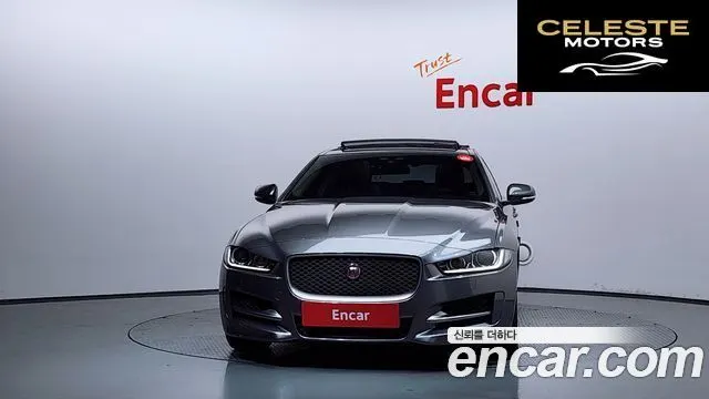 JAGUAR XE 20d RSport 2018 — photo 3 sur 34