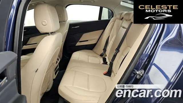 JAGUAR XE 20t 2017 — photo 16 sur 31