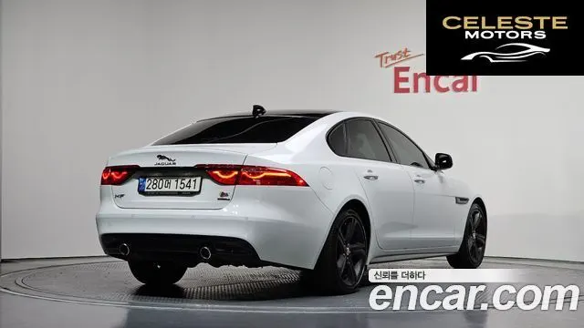 JAGUAR XF (X260) 3.0 S AWD 2017 — photo 2 sur 26
