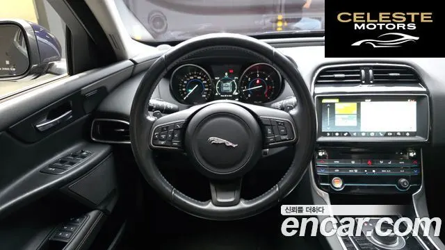 JAGUAR XE 20d 2017 — photo 13 sur 20