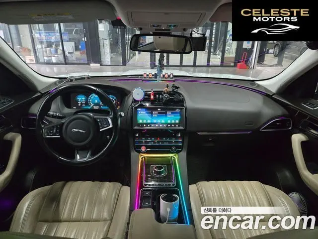 JAGUAR F-PACE 20d 2018 — photo 10 sur 24