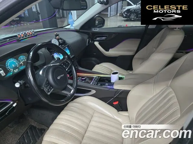 JAGUAR F-PACE 20d 2018 — photo 11 sur 24