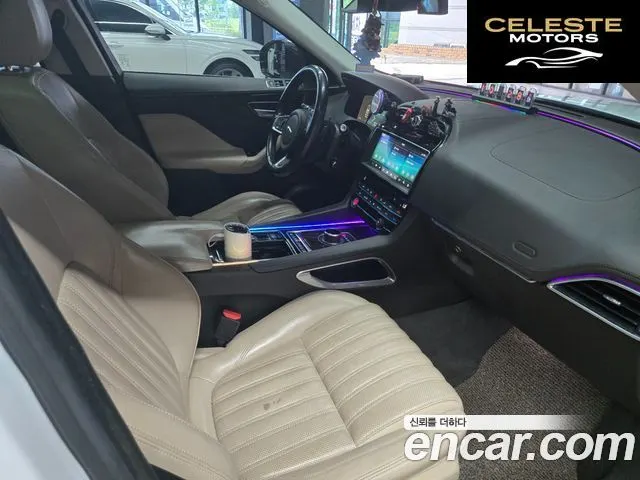 JAGUAR F-PACE 20d 2018 — photo 12 sur 24