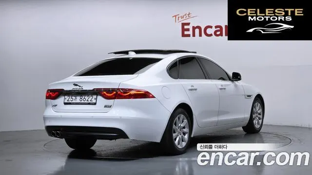 JAGUAR XF (X260) 20d AWD 2017 — photo 2 sur 26