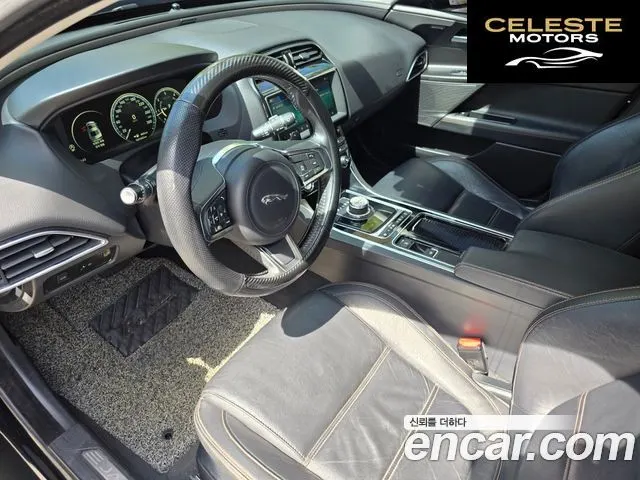 JAGUAR XE 20d 2018 — photo 12 sur 20