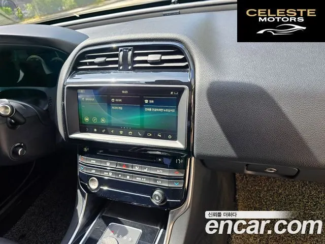 JAGUAR XE 20d 2018 — photo 14 sur 20