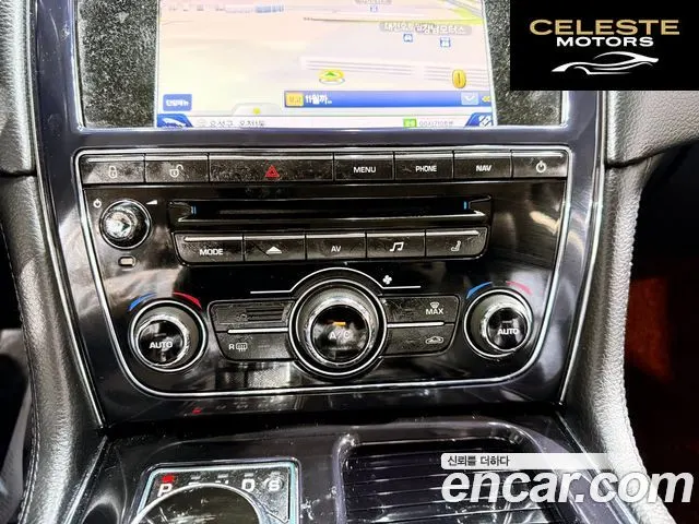 JAGUAR All New XJ 2.0 Luxury LWB 2013 — photo 8 sur 26