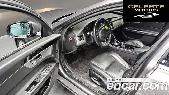 JAGUAR XF (X260) 20d 2018 — photo 12 sur 20