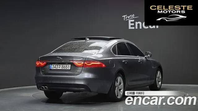JAGUAR XF (X260) 20d 2018 — photo 2 sur 20