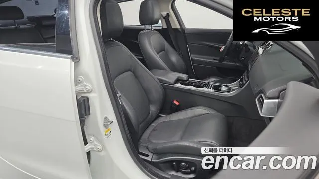 JAGUAR XE 20d 2016 — photo 12 sur 26