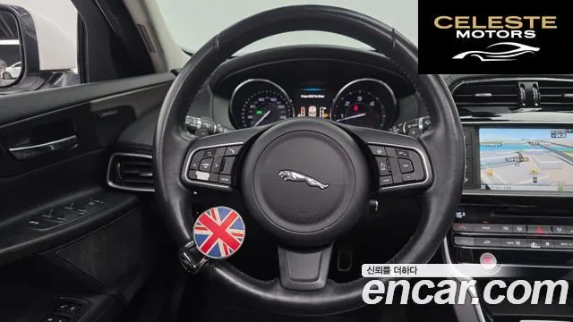 JAGUAR XE 20d 2016 — photo 15 sur 26
