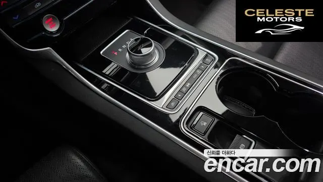 JAGUAR XE 20d 2016 — photo 9 sur 26