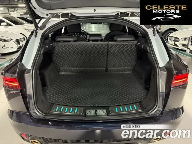 JAGUAR E-PACE P250 S 2018 — photo 19 sur 26