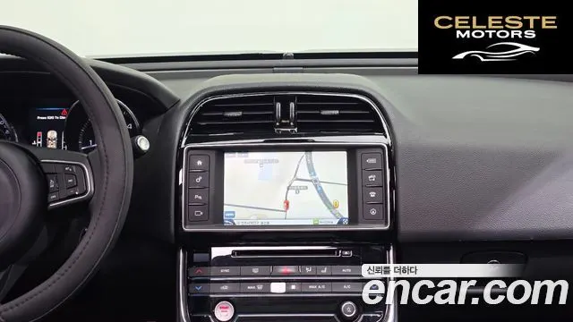 JAGUAR XE 20d 2016 — photo 17 sur 26