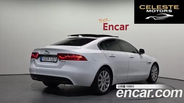 JAGUAR XE 20d 2016 — photo 2 sur 26