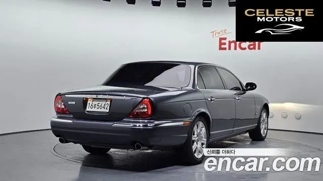 JAGUAR XJ-8 3.5 2006 — photo 2 sur 20