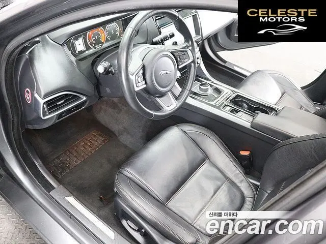 JAGUAR XE 20d AWD 2018 — photo 19 sur 26